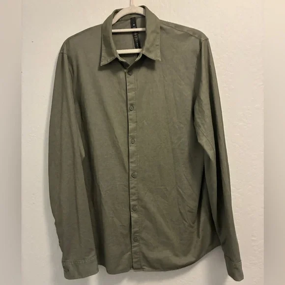 Lululemon Men’s Commission Button Down Long Sleeve